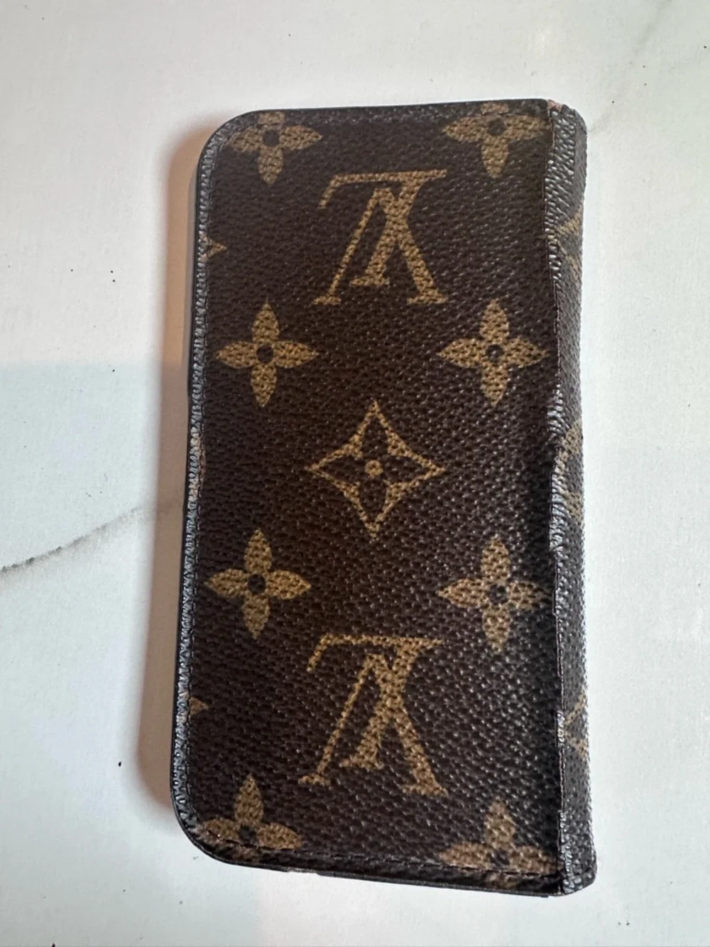 Louis Vuitton Monogram iPhone
6 Case - Picture 2 of 11